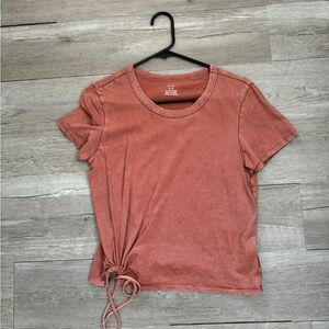 Aerie tshirt with tie at bottom of shirt